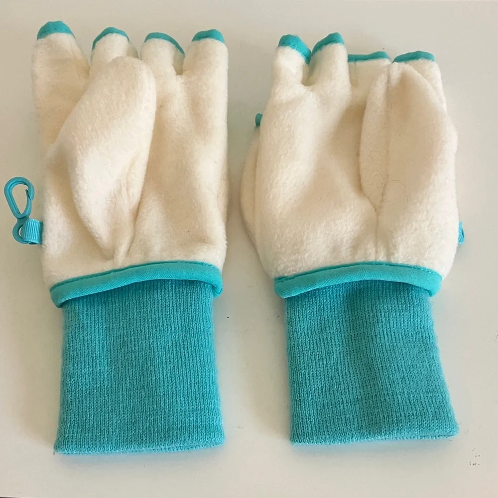 GAP Kids Mittens in White and Blue